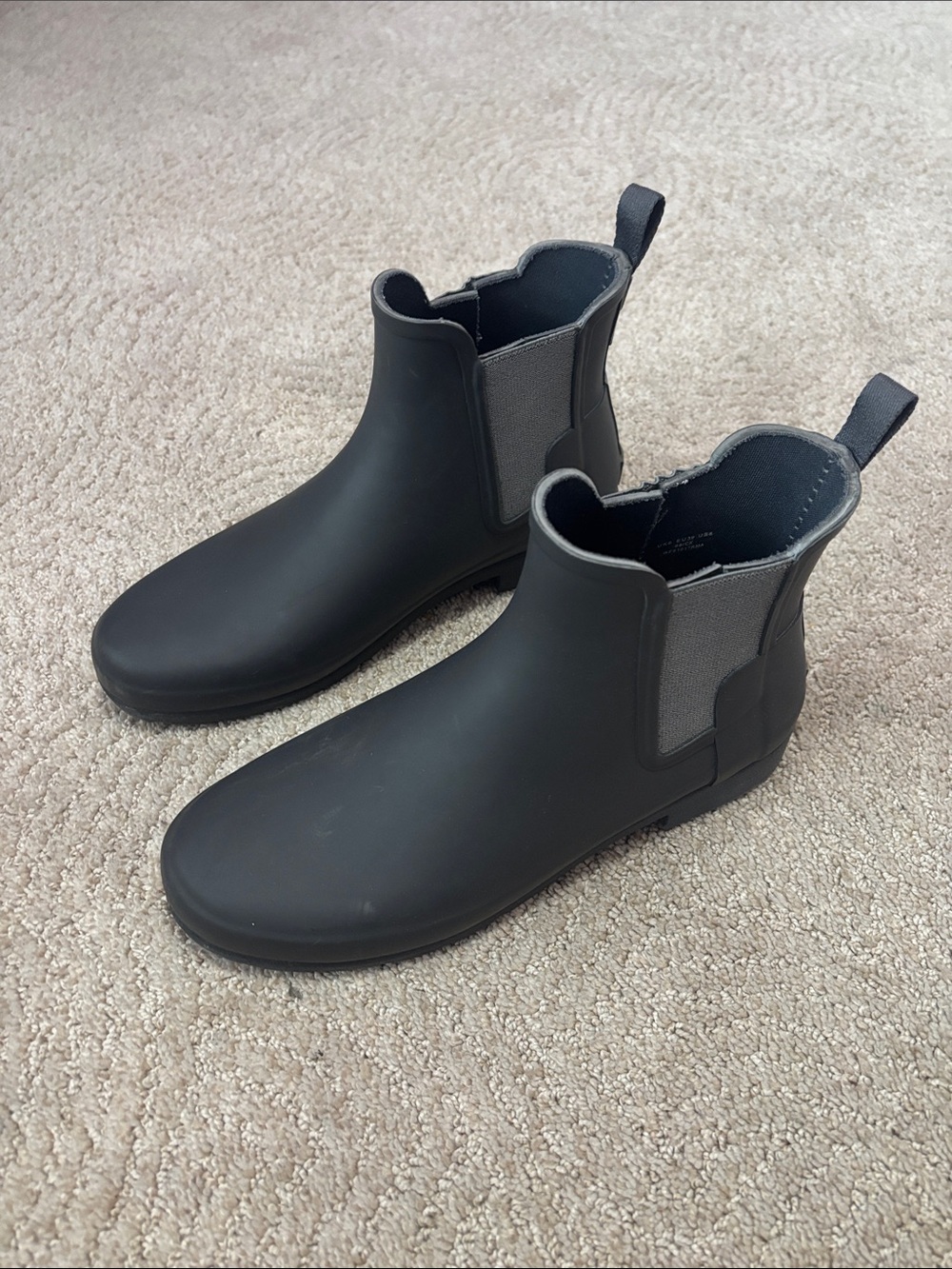 Hunter women’s Black Chelsea Rain Boots - Slip-On Ankle Style